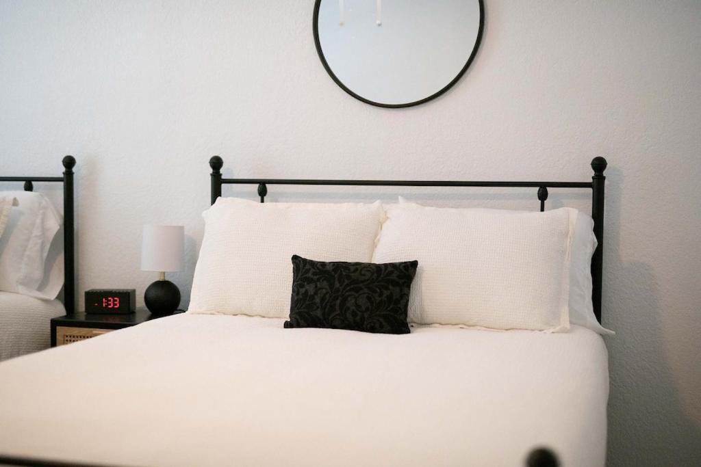 Timeless-Texas-Inn - Heated Pool Oasis & Lux Vibe Round Rock Luaran gambar