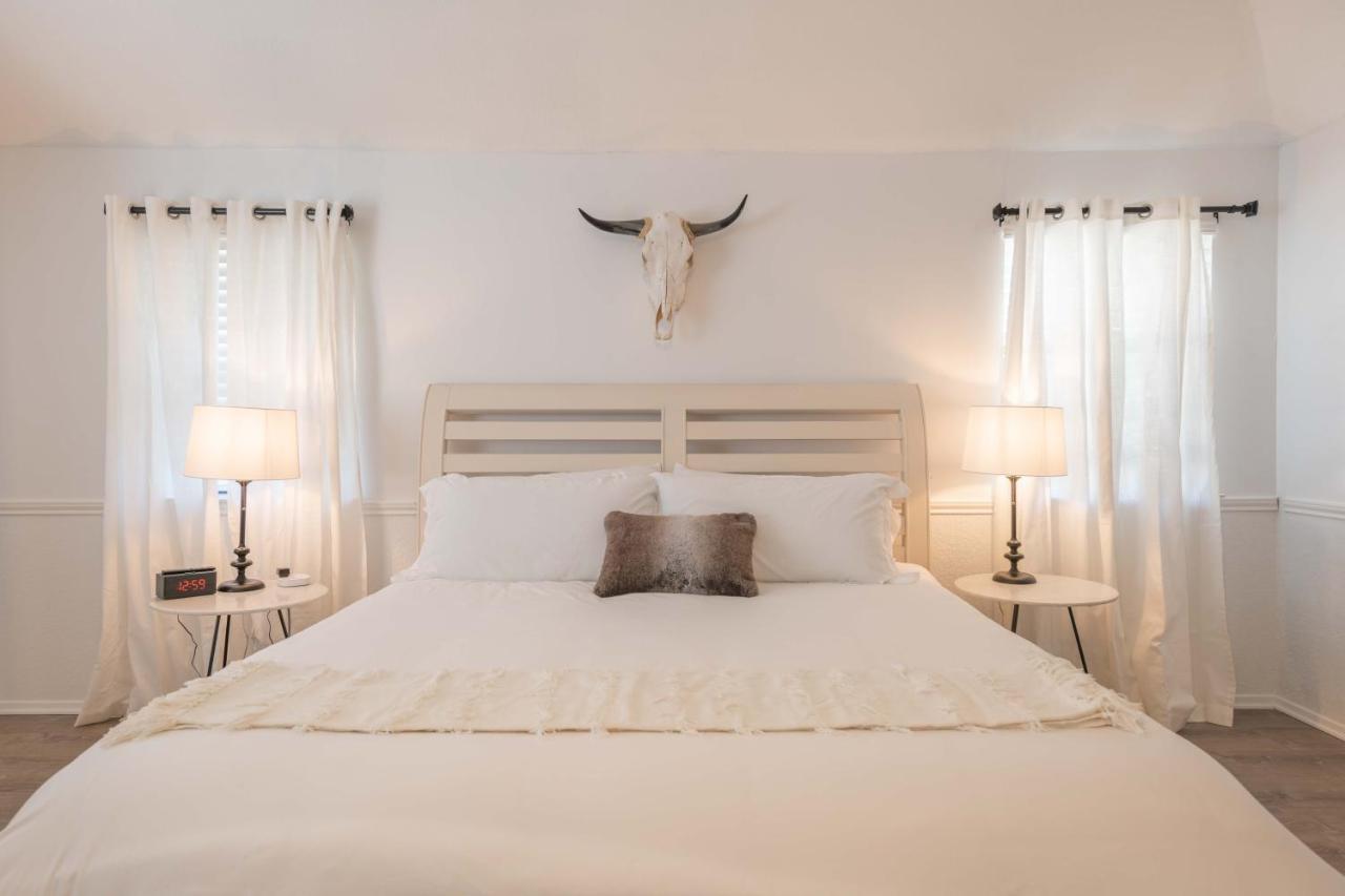 Timeless-Texas-Inn - Heated Pool Oasis & Lux Vibe Round Rock Luaran gambar