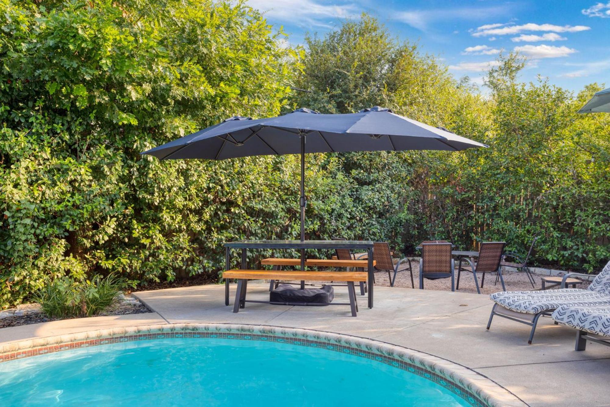 Timeless-Texas-Inn - Heated Pool Oasis & Lux Vibe Round Rock Luaran gambar